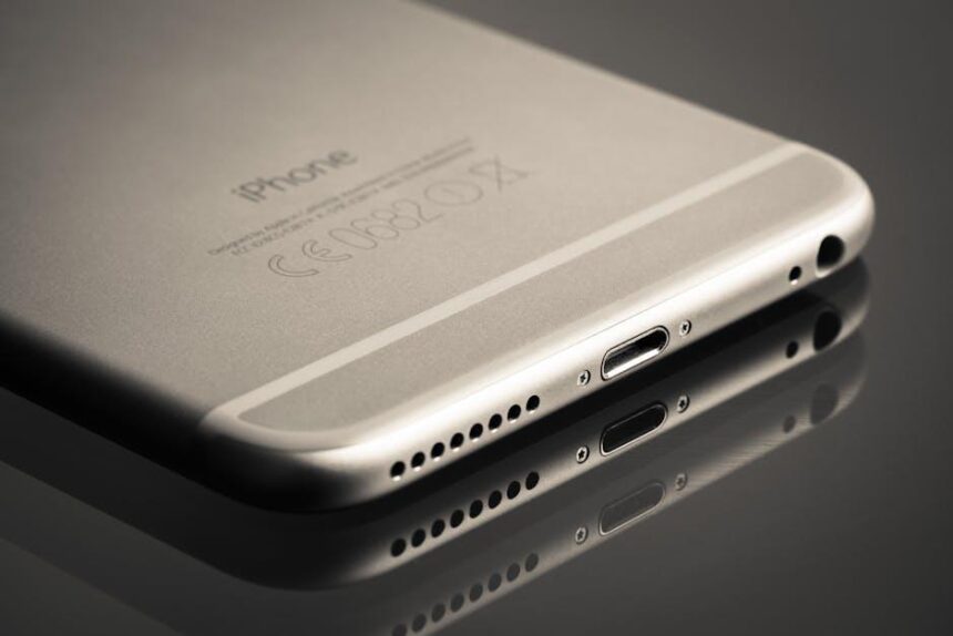 How phone design influences user behavior