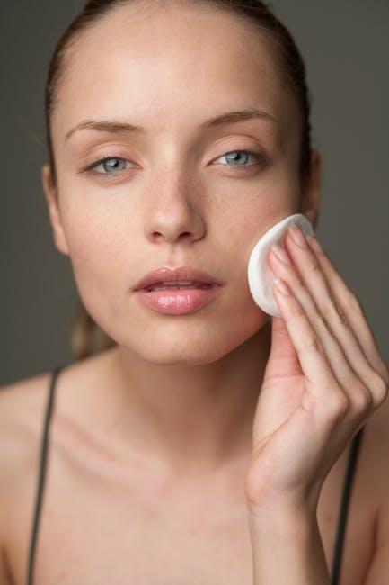 Selecting Gentle Cleansers and Hydrating Toners for Freshness